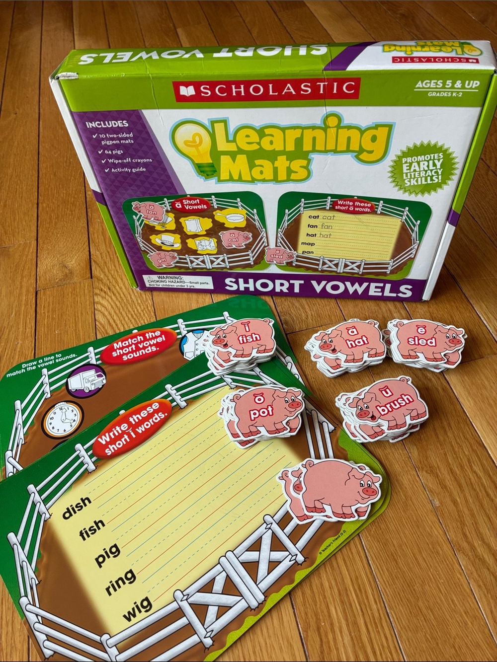 Scholastic - SHORT VOWELS LEARNING MATS (K to 2)